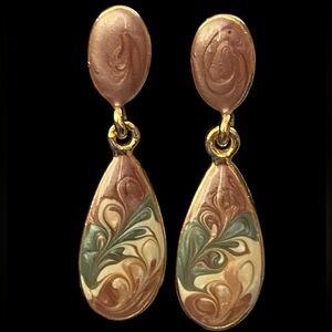 Made in USA goldtone swirl pattern drop earrings